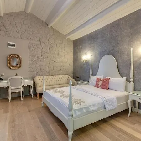 Beyevi Alacati Hotel 2*