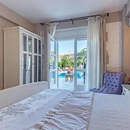 Beyevi Alacati Hotel 2*